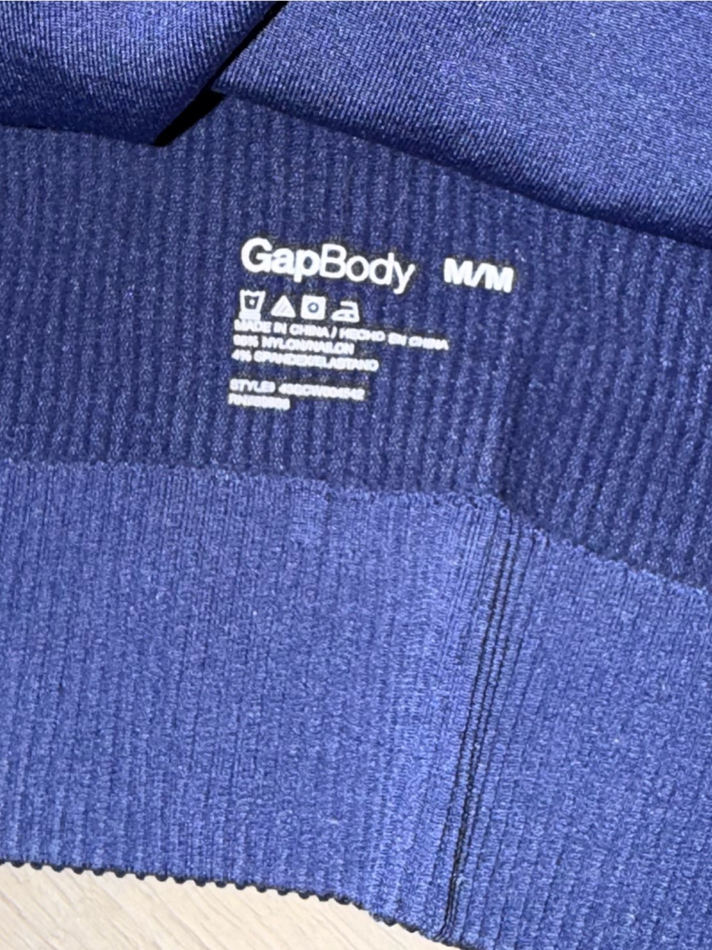 GAP Body Medium Pre-Owned - Picture 3 of 4